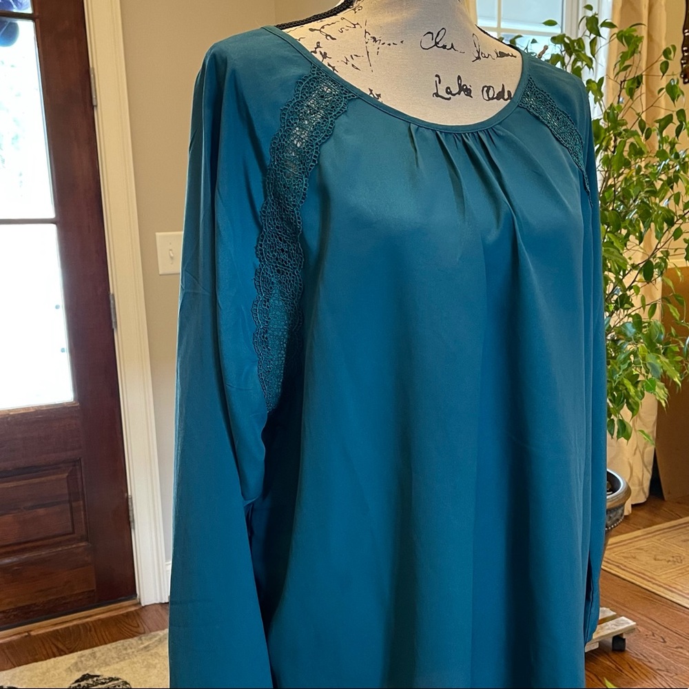 Long sleeve Lace Accent Top